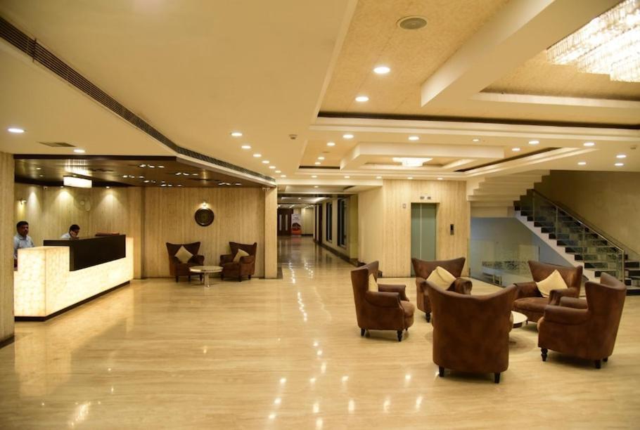 Hotel Krishna Palace Ayodhya Εξωτερικό φωτογραφία