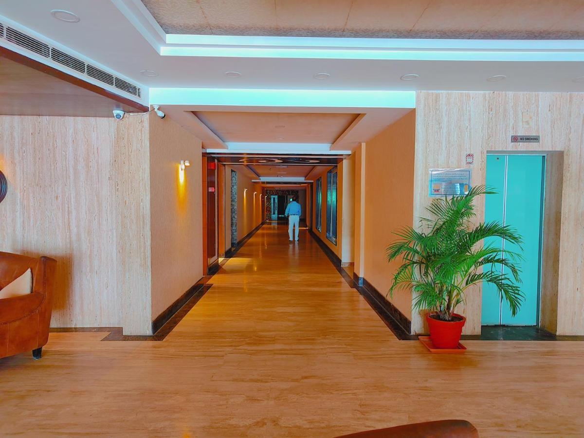 Hotel Krishna Palace Ayodhya Εξωτερικό φωτογραφία